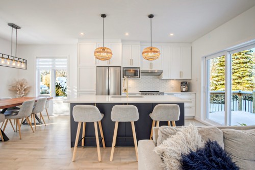 587 Rue Vendôme  Mont-Saint-Hilaire, QC J3H 4Y2