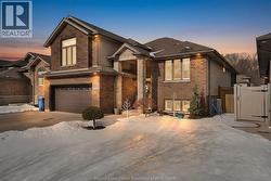 695 DUNN  Lasalle, ON N9J 1X4