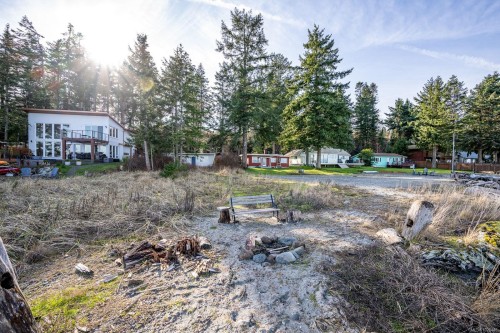 1426 Wilkinson Rd, Comox, BC 