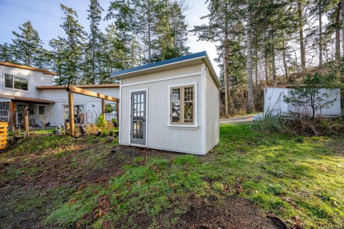 1426 Wilkinson Rd, Comox, BC 