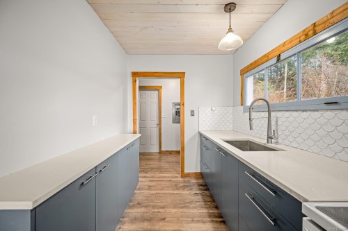 1426 Wilkinson Rd, Comox, BC 