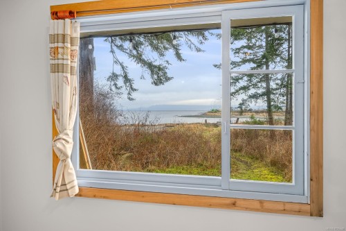 1426 Wilkinson Rd, Comox, BC 