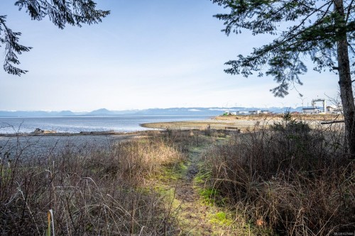 1426 Wilkinson Rd, Comox, BC 