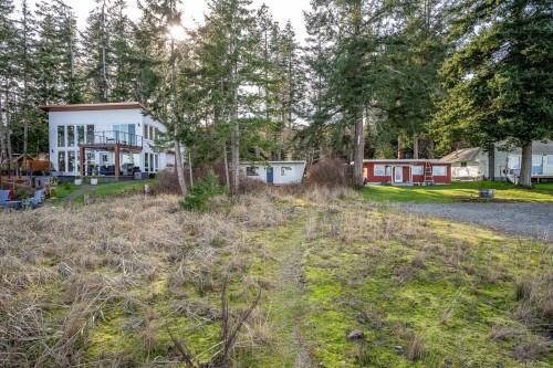 1426 Wilkinson Rd, Comox, BC 
