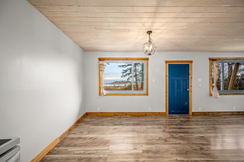 1426 Wilkinson Rd, Comox, BC 