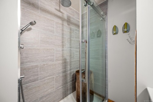 1426 Wilkinson Rd, Comox, BC 