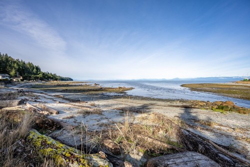 1426 Wilkinson Rd, Comox, BC 