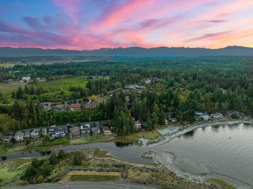 1426 Wilkinson Rd, Comox, BC 