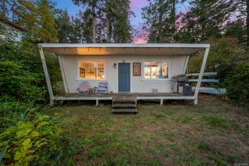 1426 Wilkinson Rd, Comox, BC 