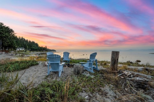 1426 Wilkinson Rd, Comox, BC 