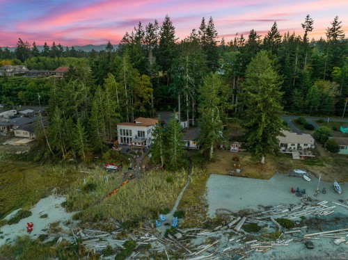 1426 Wilkinson Rd, Comox, BC 