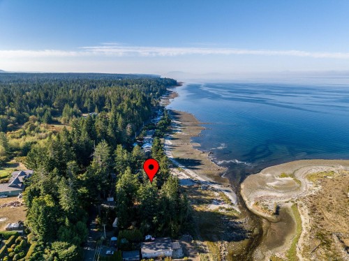 1426 Wilkinson Rd, Comox, BC 