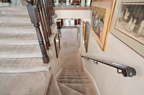 Staircase - 2470 Rue Paton, Montréal (Saint-Laurent), QC - Indoor Photo Showing Other Room