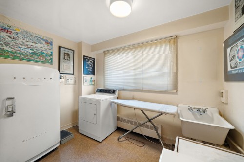 Laundry - 2470 Rue Paton, Montréal (Saint-Laurent), QC - Indoor Photo Showing Laundry Room