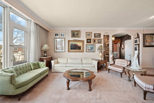 Living Room - 2470 Rue Paton, Montréal (Saint-Laurent), QC - Indoor Photo Showing Living Room