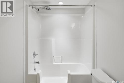 408 230 Slimmon Road, Saskatoon, SK - Indoor Photo Showing Bathroom