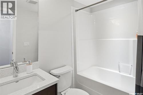 408 230 Slimmon Road, Saskatoon, SK - Indoor Photo Showing Bathroom