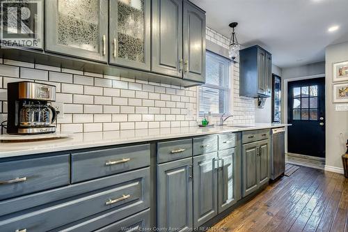 1114 Parkview, Windsor, ON - Indoor Photo Showing Kitchen With Upgraded Kitchen