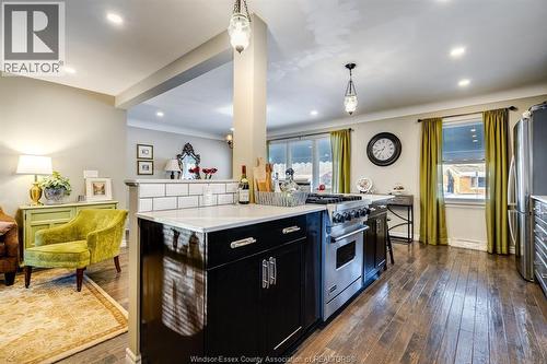 1114 Parkview, Windsor, ON - Indoor Photo Showing Kitchen