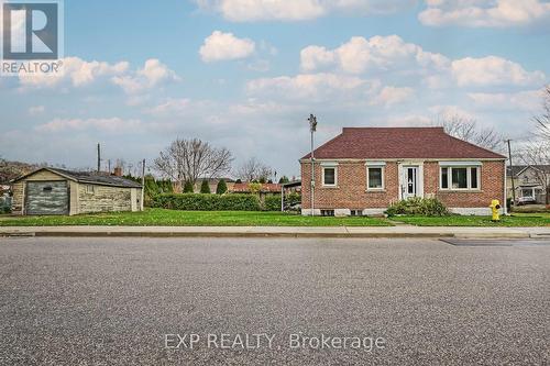 414 MELROSE STREET  Toronto, ON M8Z 1H1