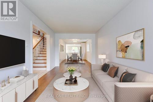 5192 Castlefield Drive, Mississauga, ON - Indoor Photo Showing Living Room