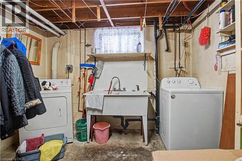 18 Ridley Drive, Hamilton, ON - Indoor Photo Showing Laundry Room