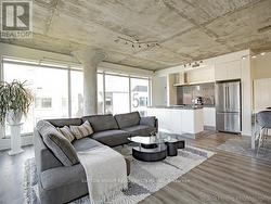 606 - 75 PORTLAND STREET  Toronto, ON M5V 2M9