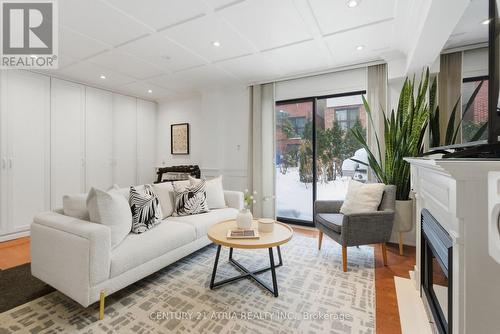 43 Maple Branch Path, Toronto, ON - Indoor Photo Showing Living Room