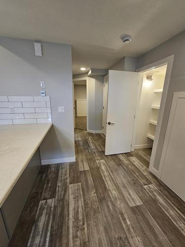 8069-8073  Cedric Mah Rd, Edmonton, AB - Indoor Photo Showing Other Room