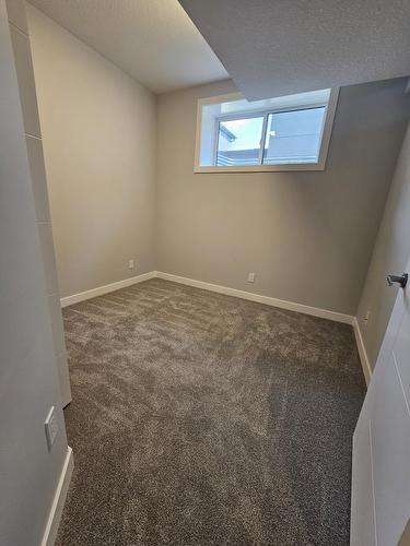 8069-8073  Cedric Mah Rd, Edmonton, AB - Indoor Photo Showing Other Room
