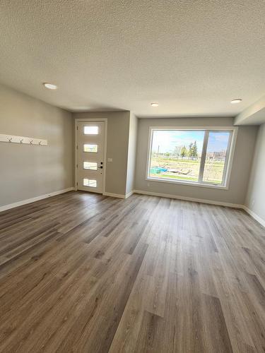 8069-8073  Cedric Mah Rd, Edmonton, AB - Indoor Photo Showing Other Room