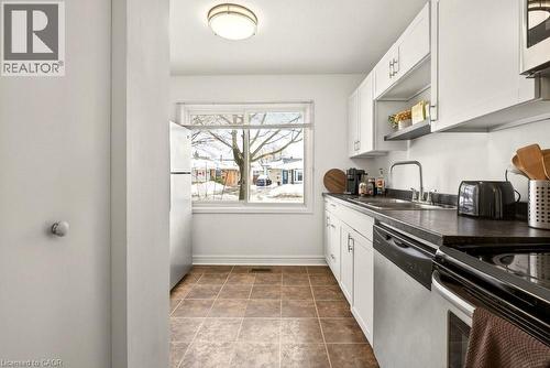 82 San Remo Drive, Hamilton, ON - Indoor Photo Showing Kitchen