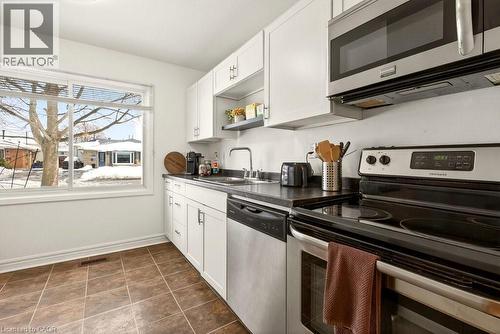 82 San Remo Drive, Hamilton, ON - Indoor Photo Showing Kitchen