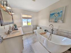 Ensuite Bathroom - 