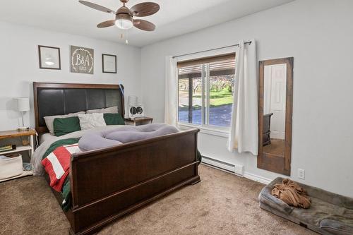 4421 3A Highway, Wynndel, BC - Indoor Photo Showing Bedroom