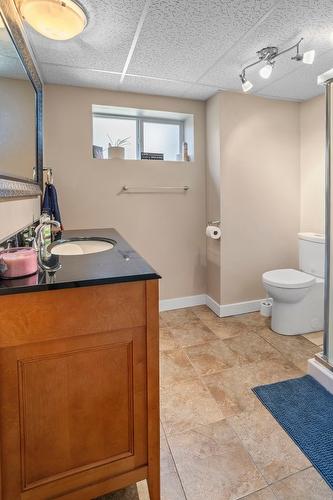 4421 3A Highway, Wynndel, BC - Indoor Photo Showing Bathroom
