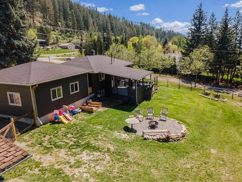 4421 3A Highway, Wynndel, BC - Outdoor