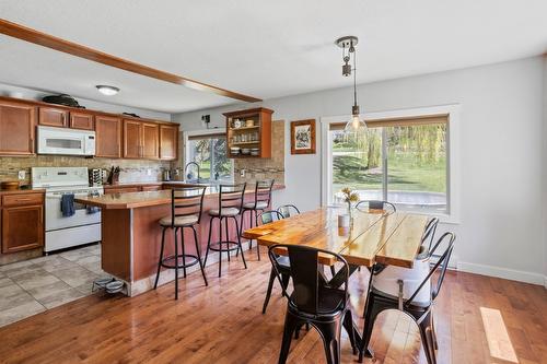 4421 3A Highway, Wynndel, BC - Indoor