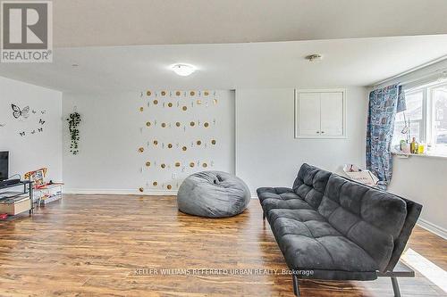310 Ormond Drive, Oshawa, ON - Indoor Photo Showing Living Room