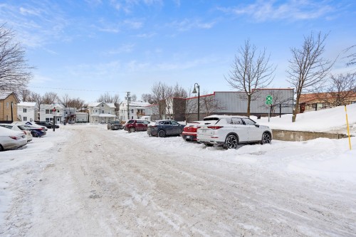 Stationnement - 225 Rue Notre-Dame, Donnacona, QC - Outdoor