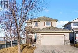 139 Douglas Glen Crescent SE  Calgary, AB T2Z 3M6