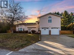 2628 6th Avenue  Castlegar, BC V1N 2W2