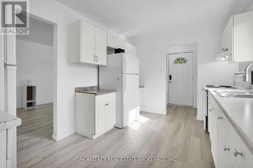330 Fleming Drive, London East (East D), ON - Indoor Photo Showing Kitchen
