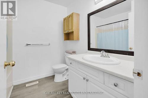 330 Fleming Drive, London East (East D), ON - Indoor Photo Showing Bathroom