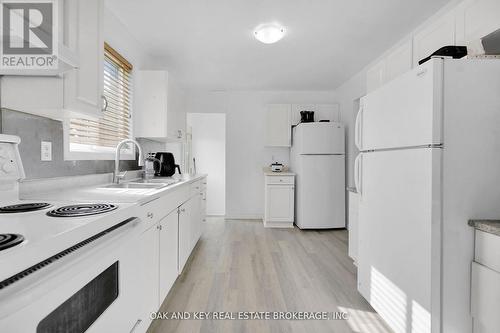 330 Fleming Drive, London East (East D), ON - Indoor Photo Showing Kitchen