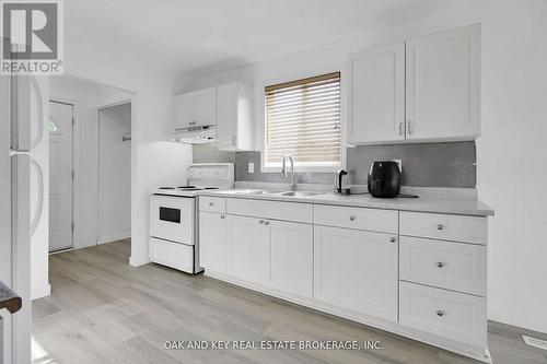 330 Fleming Drive, London East (East D), ON - Indoor Photo Showing Kitchen