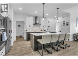 spacious with island & eating bar - 