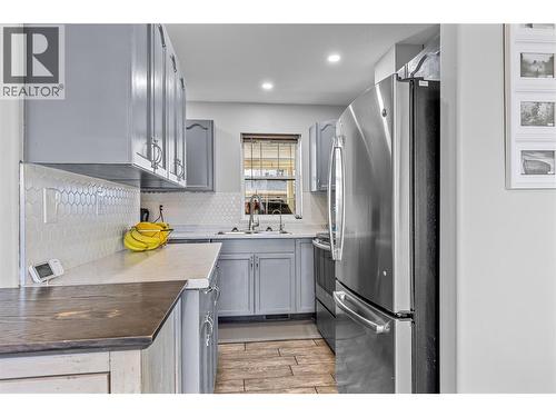 2395 Pleasant Valley Road Unit# 14, Armstrong, BC - Indoor Photo Showing Kitchen With Upgraded Kitchen