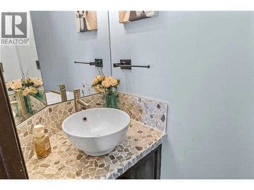2395 Pleasant Valley Road Unit# 14, Armstrong, BC - Indoor Photo Showing Bathroom