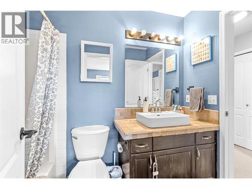 2395 Pleasant Valley Road Unit# 14, Armstrong, BC - Indoor Photo Showing Bathroom